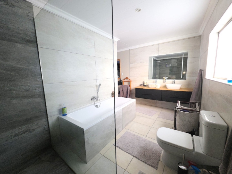 3 Bedroom Property for Sale in Dana Bay Western Cape